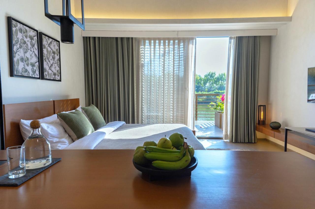 Life At Repose- Lake Villas Resort & Club Chor Warodra Екстер'єр фото