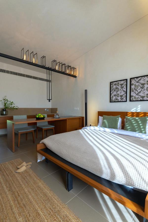 Life At Repose- Lake Villas Resort & Club Chor Warodra Екстер'єр фото