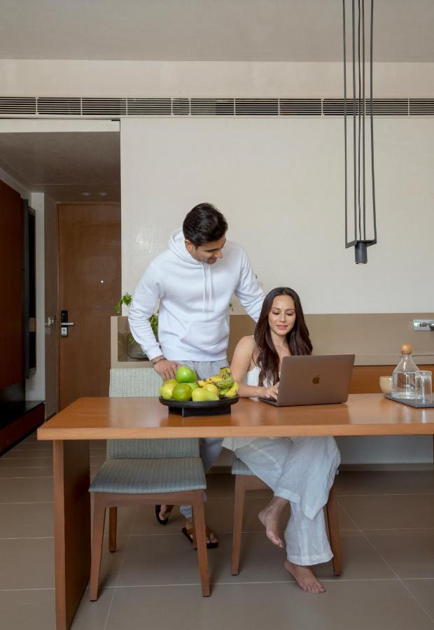 Life At Repose- Lake Villas Resort & Club Chor Warodra Екстер'єр фото